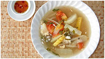 Vietnamese sour soup - សំលម្ជូរយួន